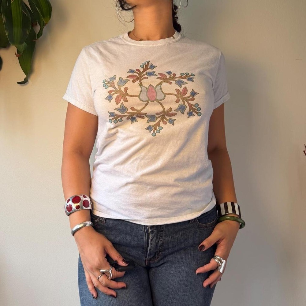 Gildan White Boho Spiral Graphic Baby Tee 90s Style Psychadelic Cotton Small